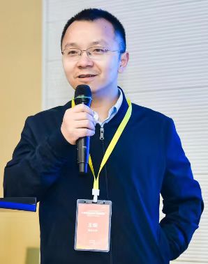 乐动官方网站创新论坛第一千三百九十讲：Floquet engineering symmetry-breaking and topological states under light irradiation