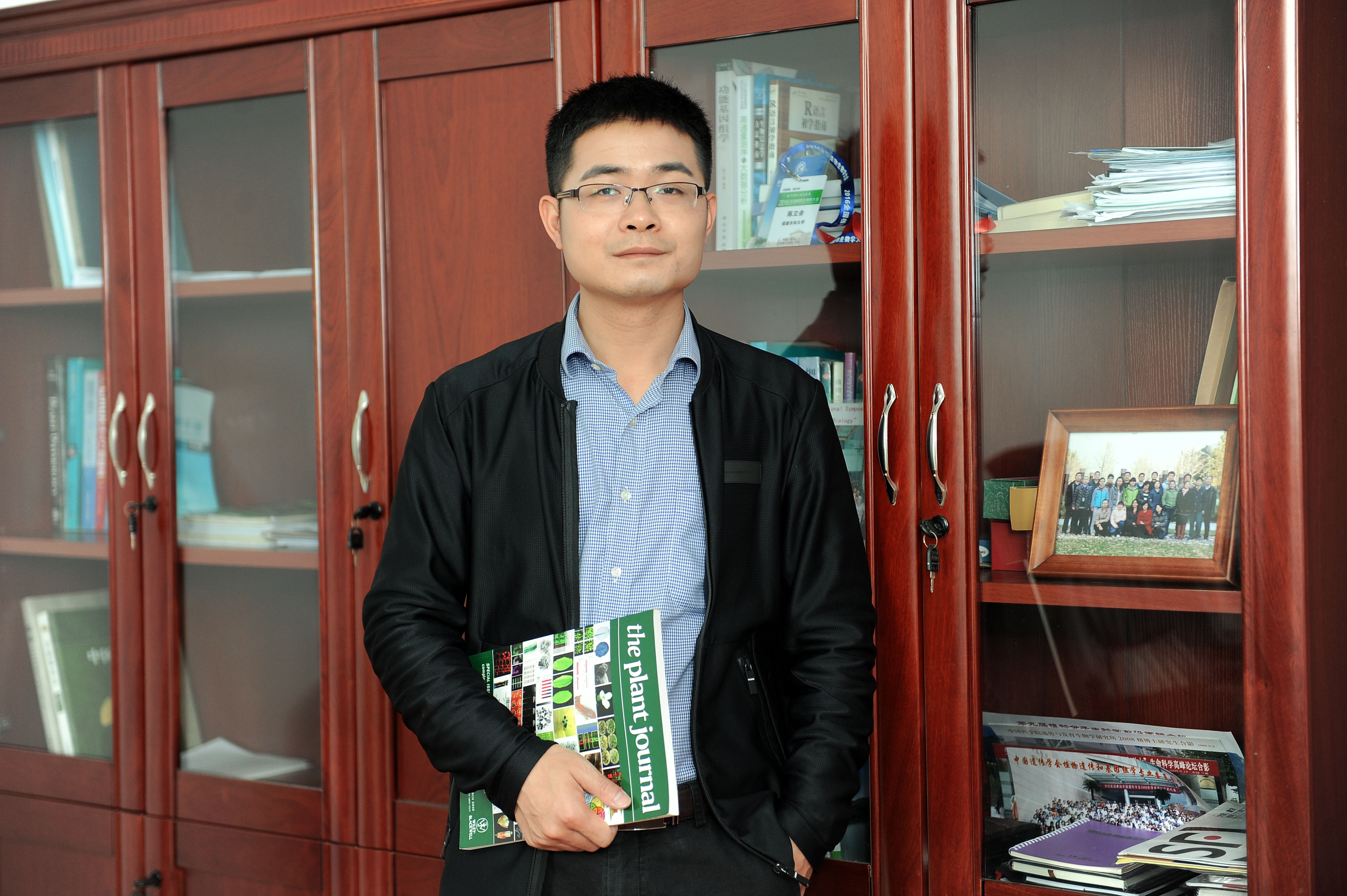 乐动官方网站创新论坛第一千四百二十七讲：探索植物生殖与驯化的秘密—从模式植物到水果作物