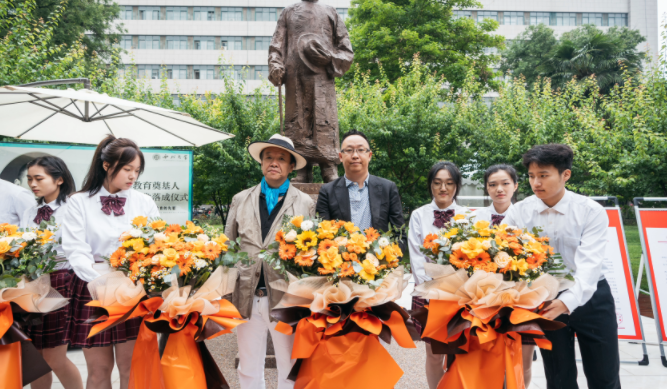 西北高等教育奠基人、中国现代医学先驱徐诵明雕像在乐动官方网站落成 西北高等教育奠基人、中国现代医学先驱徐诵明雕像在乐动官方网站落成