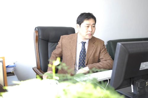 乐动官方网站校庆117周年人文社科高端讲座暨“名家讲坛”：马克思的具体人性论